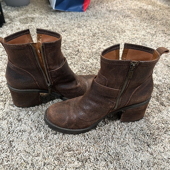 Lucky Brand Tan booties - Picture 5 of 6